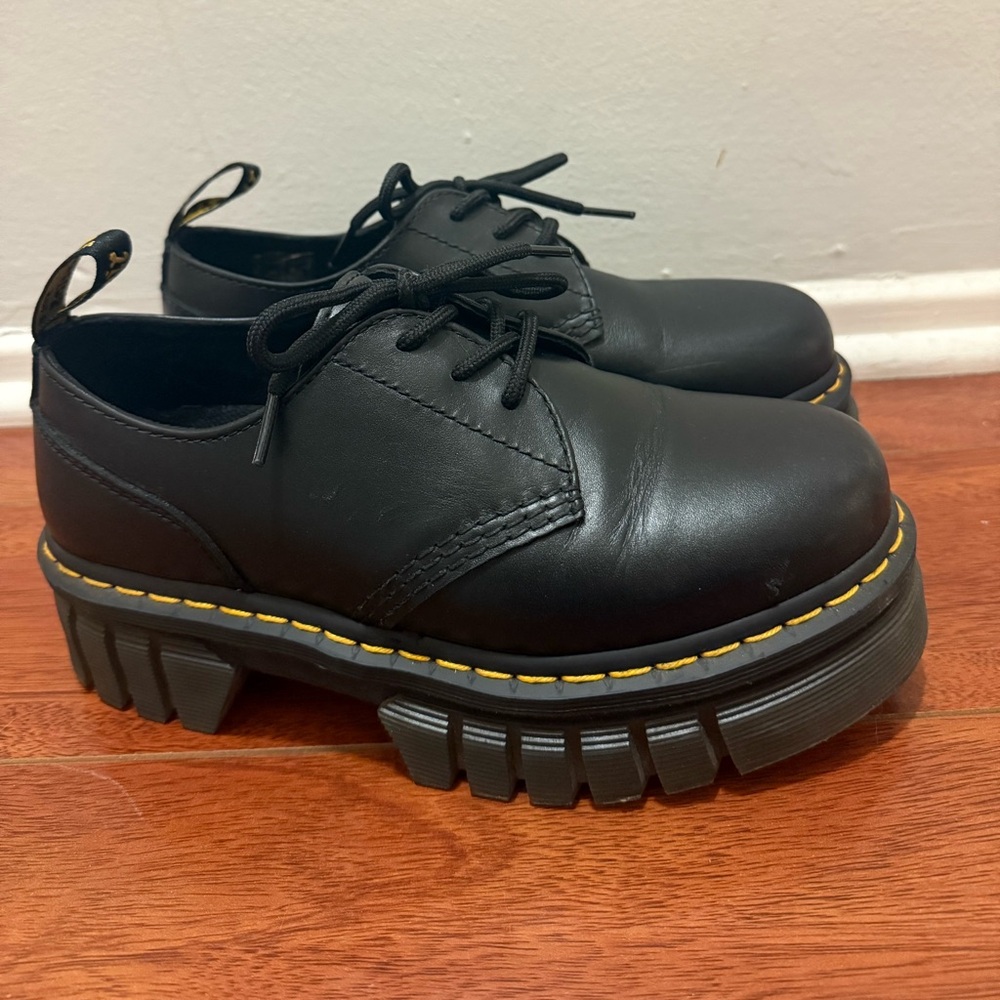 Dr. Marten’s Leather Platform Casual Shoes (9) - Picture 4 of 13